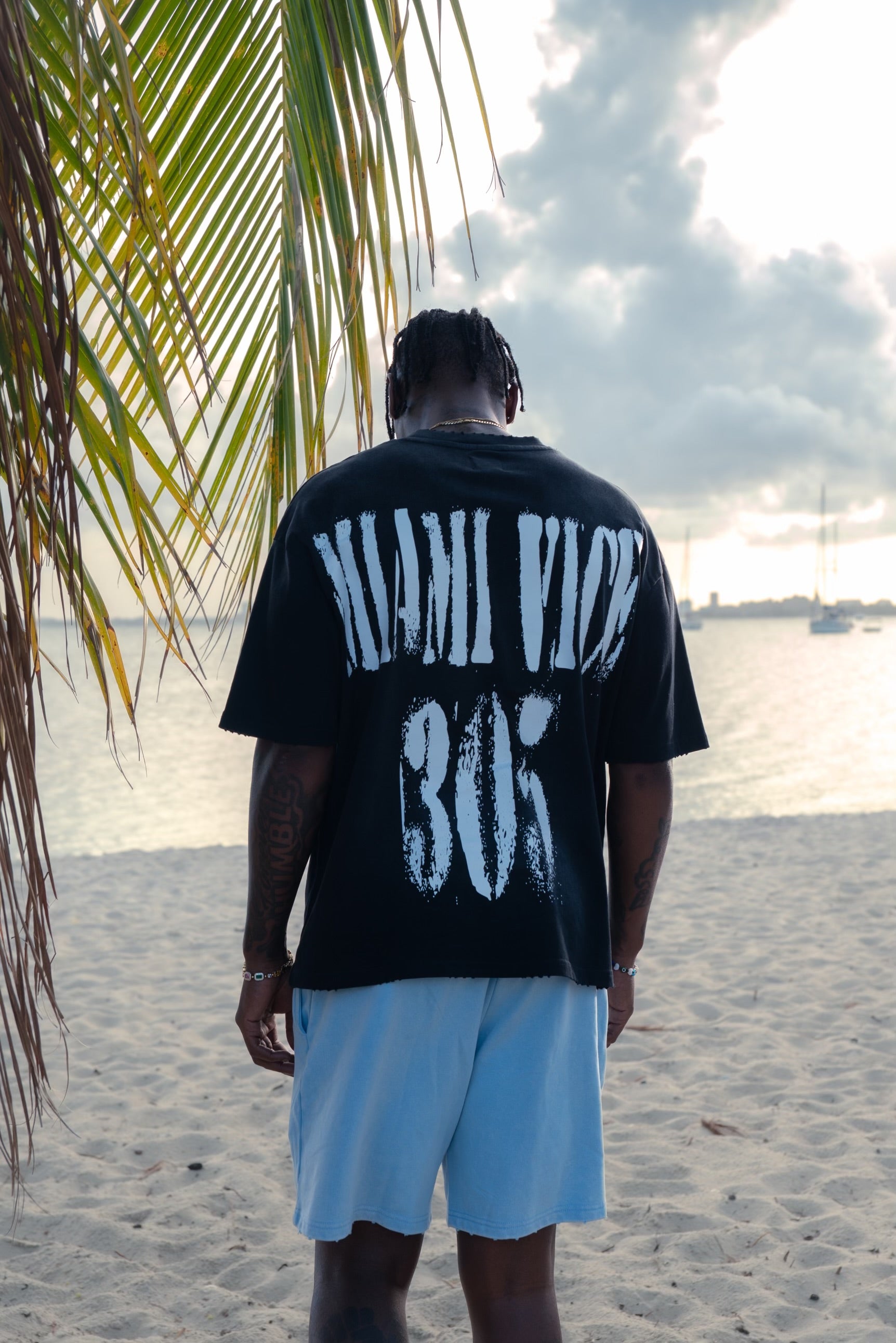 DRY ROT TAIL OF TWO CITIES TEE BLACK