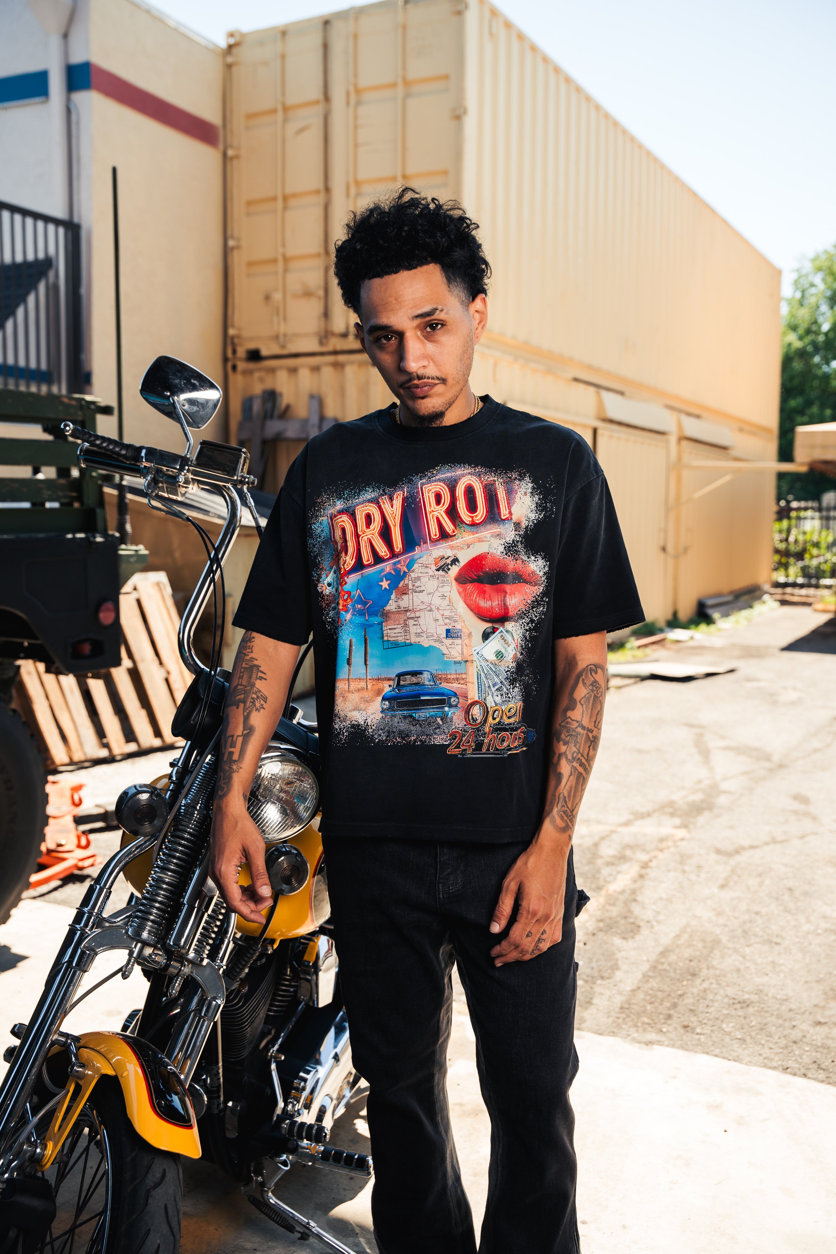 DRY ROT OVER SIZED GUEST TEE BLACK