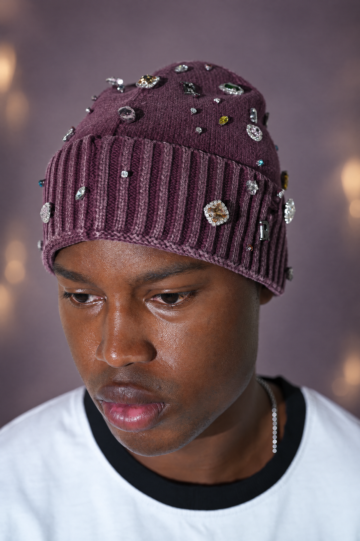 DRY ROT BURGUNDY ACID WASH GEM BEANIE