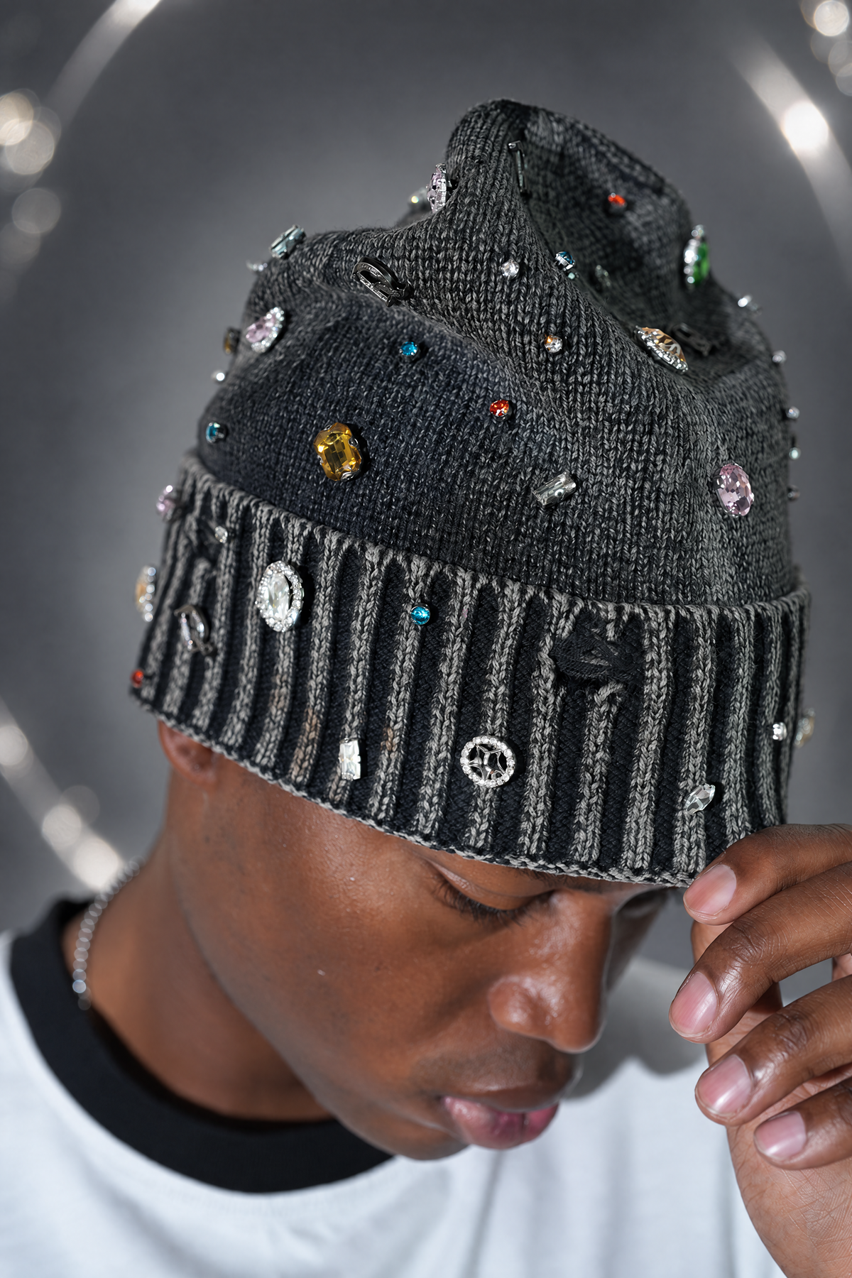 DRY ROT BLACK ACID WASH GEM BEANIE