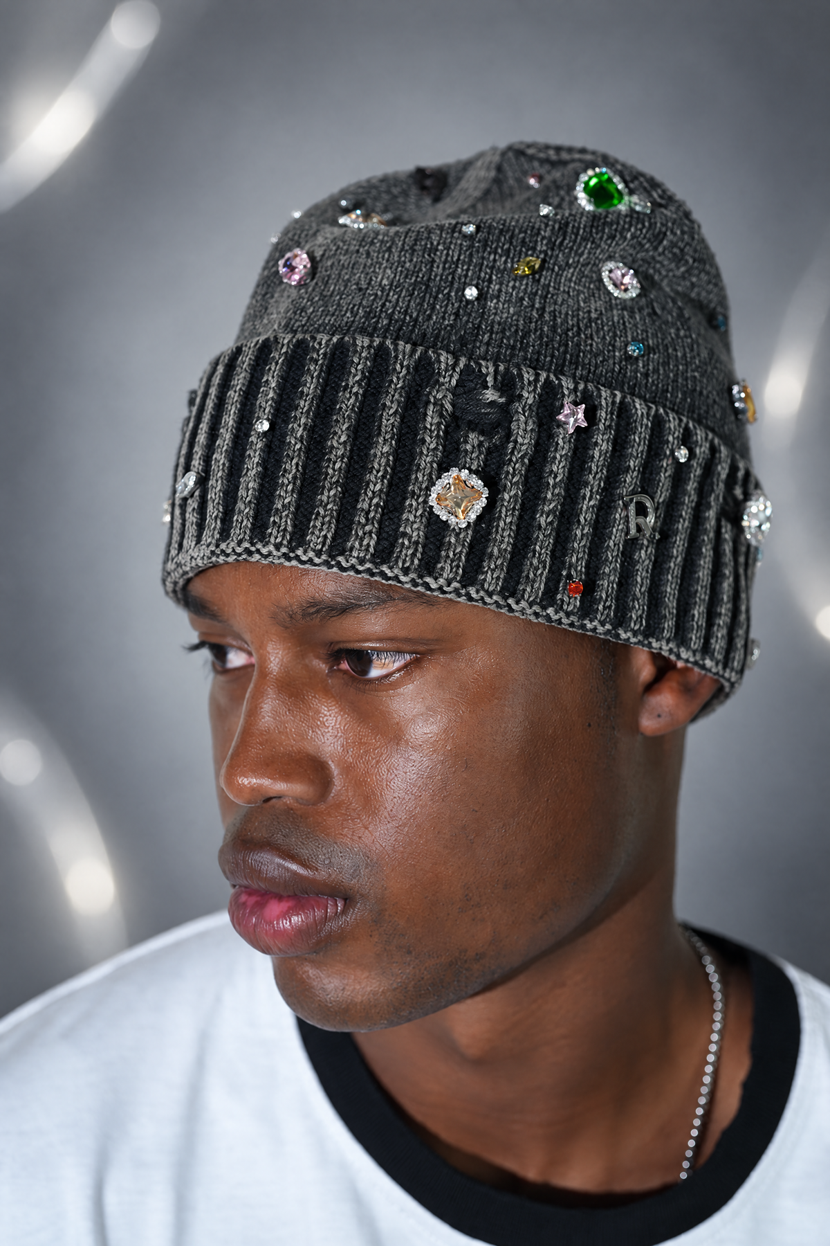 DRY ROT BLACK ACID WASH GEM BEANIE