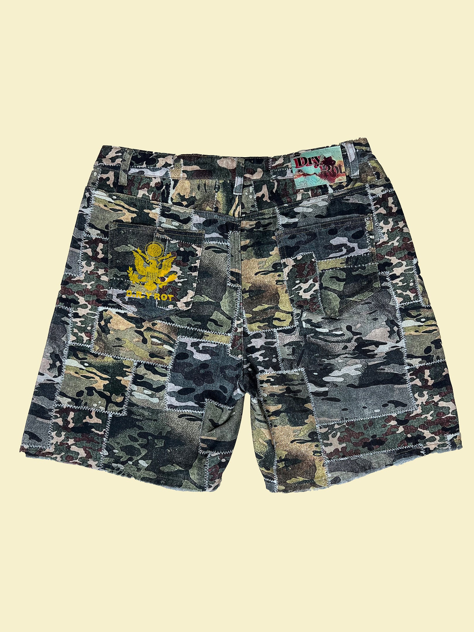 DRY ROT STITCH CAMO SHORT