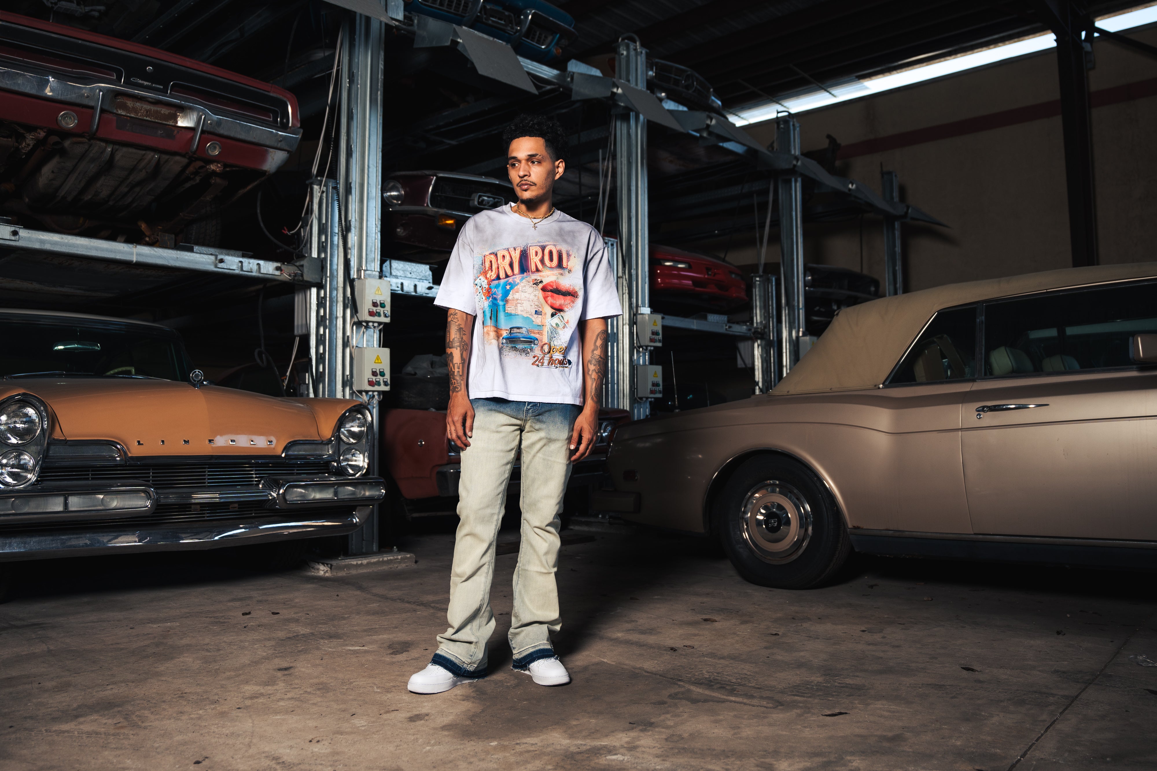DRY ROT OVER SIZED GUEST TEE WHITE